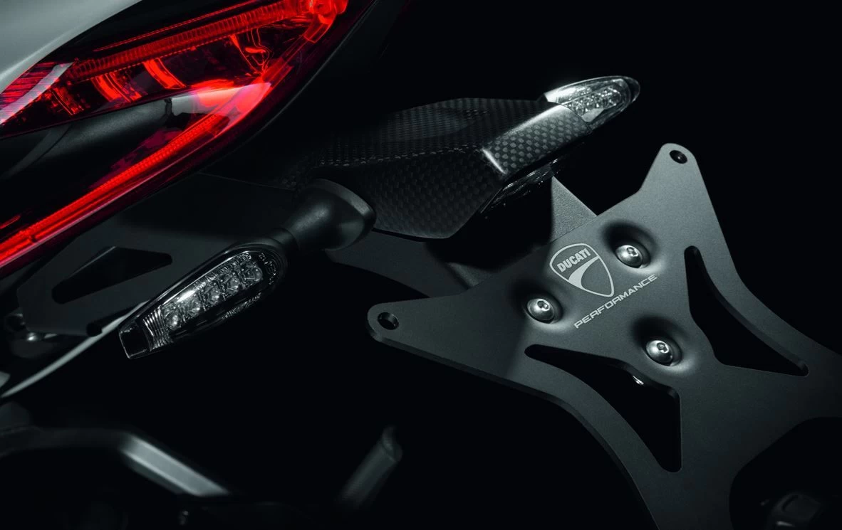 Ducati Kentekenplaathouder Carbon/Aluminium 959/1199/1299 Panigale 3 Ducati Kentekenplaathouder Carbon/Aluminium 959/1199/1299 Panigale